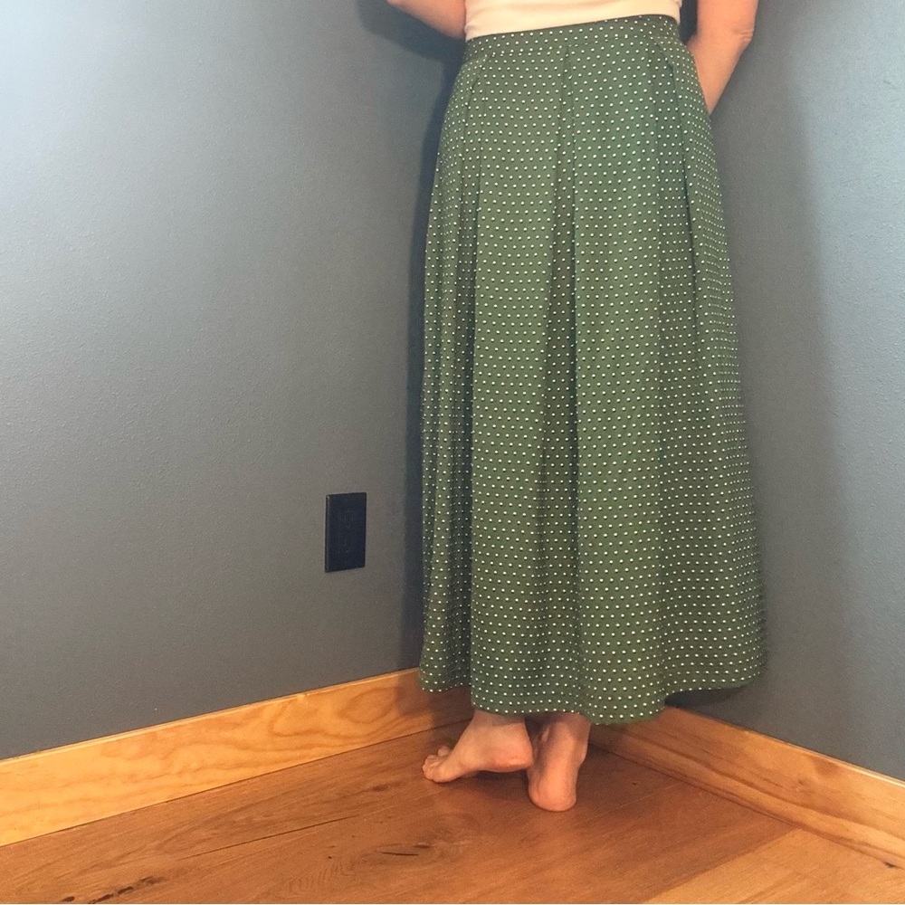 Who What Wear Green Midi A-Line Skirt with Dots and Pleats size 6 - Picture 5 of 12